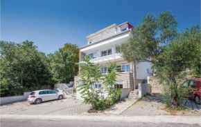  Two-Bedroom Apartment in Dramalj  Драмаль